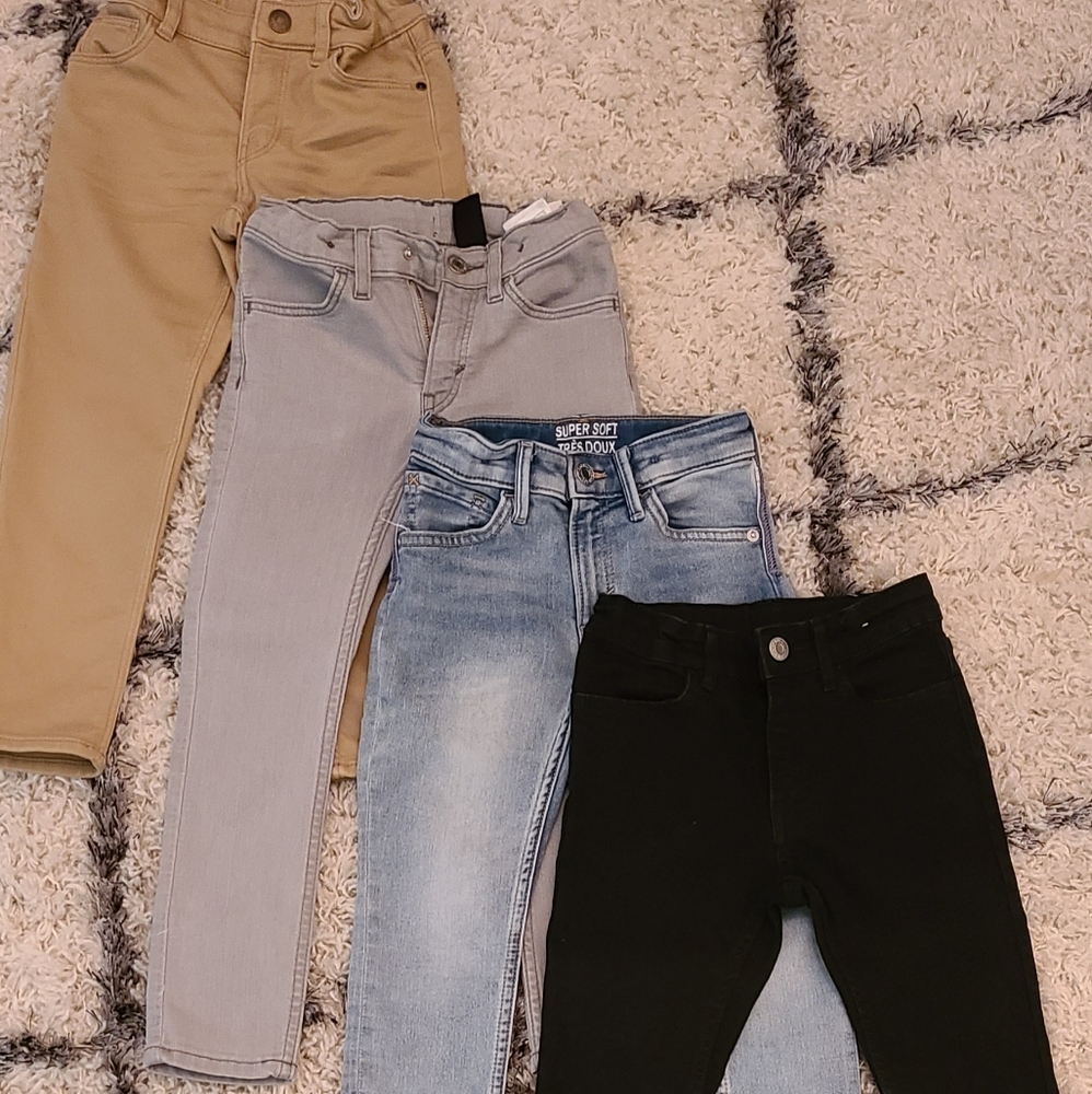 4 pairs 5T H&M Jeans